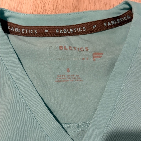 Fabletics Scrub Set - Picture 2 of 2